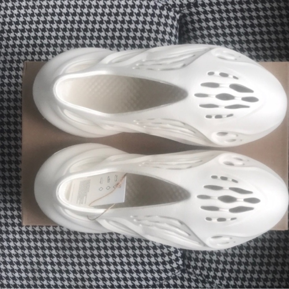 YEEZY Foam Runners White